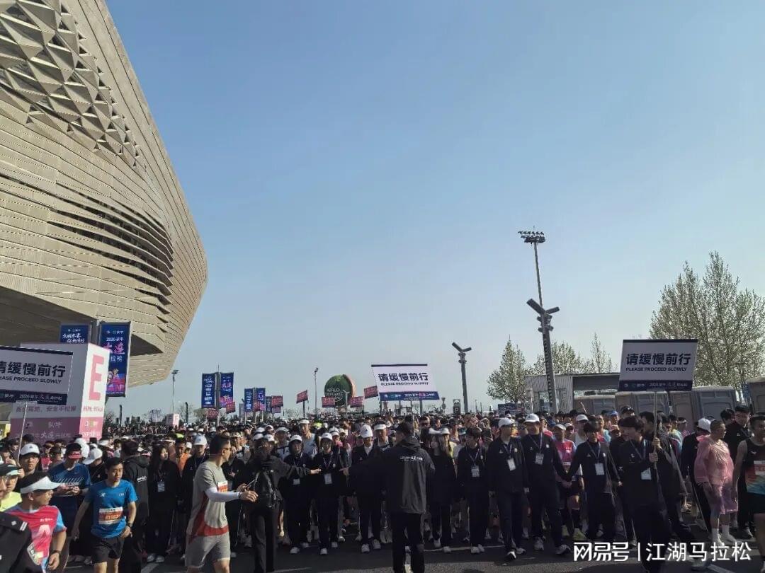 北青谈C罗:捧不捧杯都已不再重要,传奇早已铸就